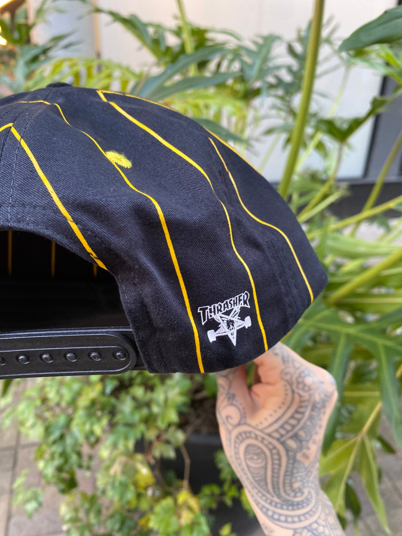 BONÉ THRASHER MAGAZINE DAD HAT T-OUTLINE LOGO OLD TIMER STRAPBACK PRETO - Imagem 3