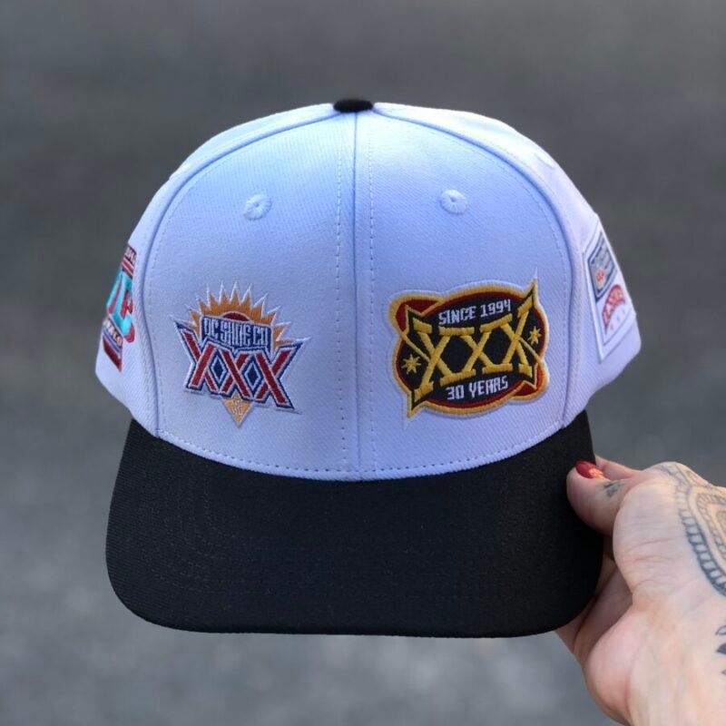 Boné DC SHOES 30 YEARS CHAMPION SNAPBACK BRANCO/Preto