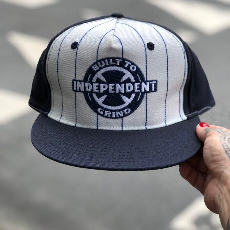 Boné INDEPENDENT BTG BUILT TO GRIND ABA RETA SNAPBACK BRANCO E AZUL