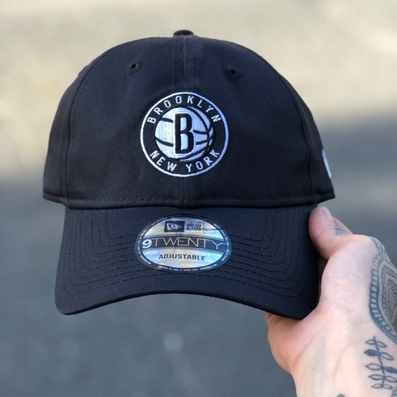 Boné NEW ERA 9TWENTY BROOKLYN NETS NBA DAD HAT STRAPBACK PRETO