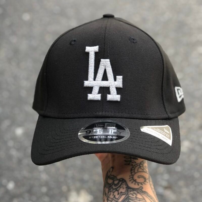 BONÉ NEW ERA 9FIFTY LOS ANGELES DODGERS DAD HAT SNAPBACK PRETO